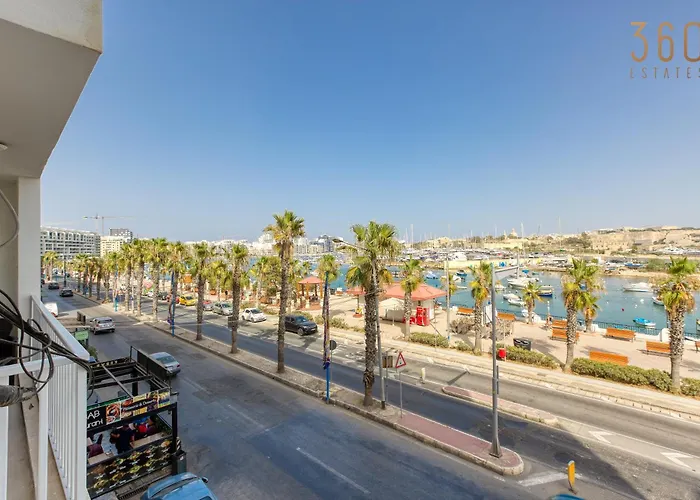 A Beautiful 2Br Seafront Home With Private Terrace By 360 Estates