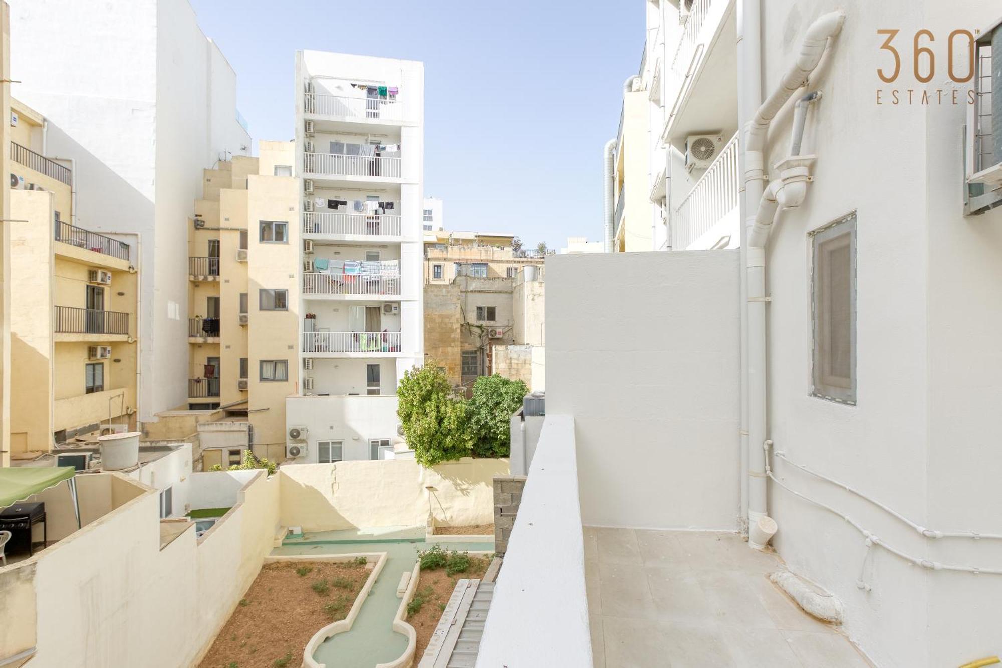 A Beautiful 2br Seafront With Private Terrace By 360 Estates *
