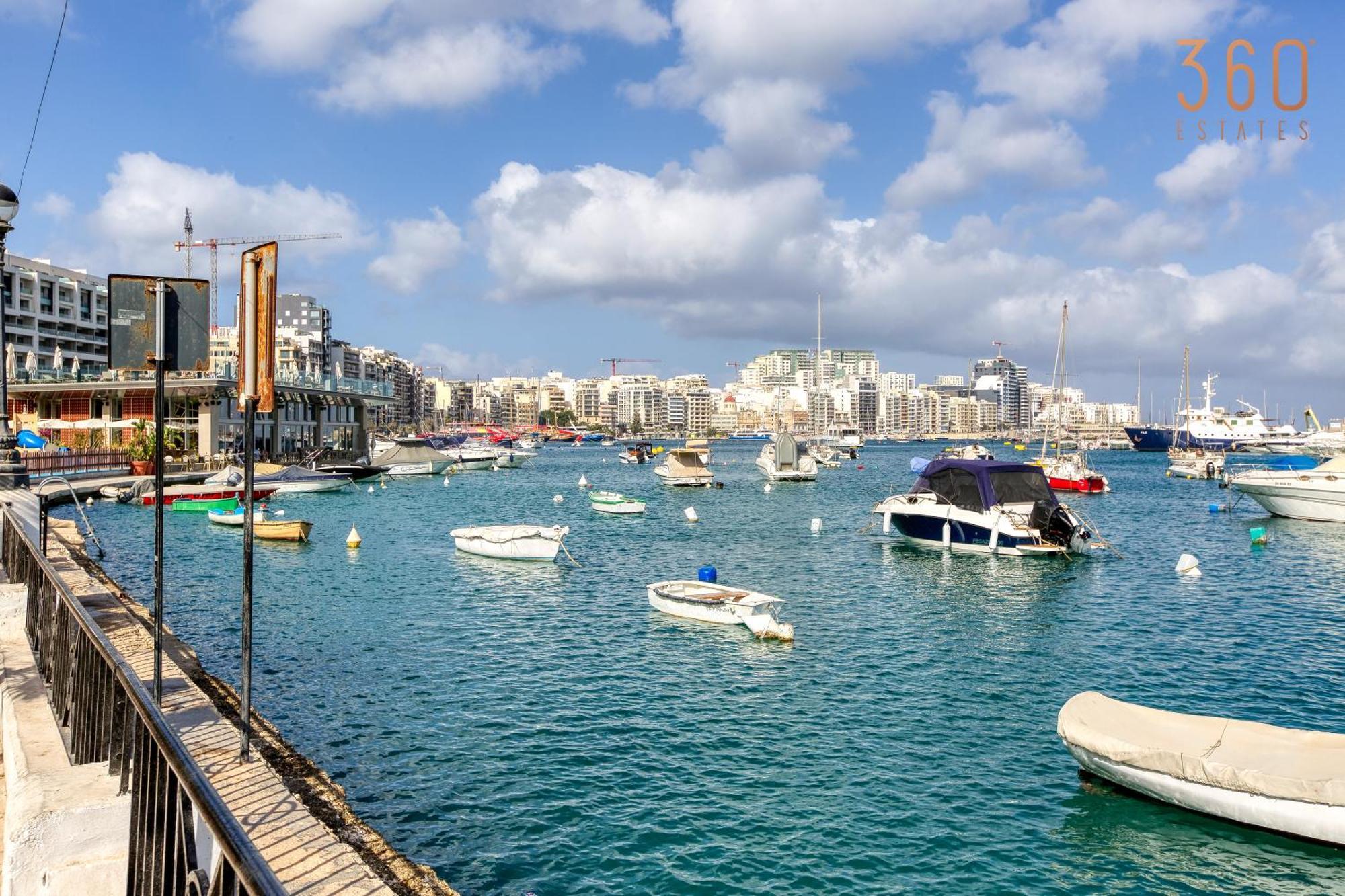 A Beautiful 2br Seafront With Private Terrace By 360 Estates Apartamento Gzira