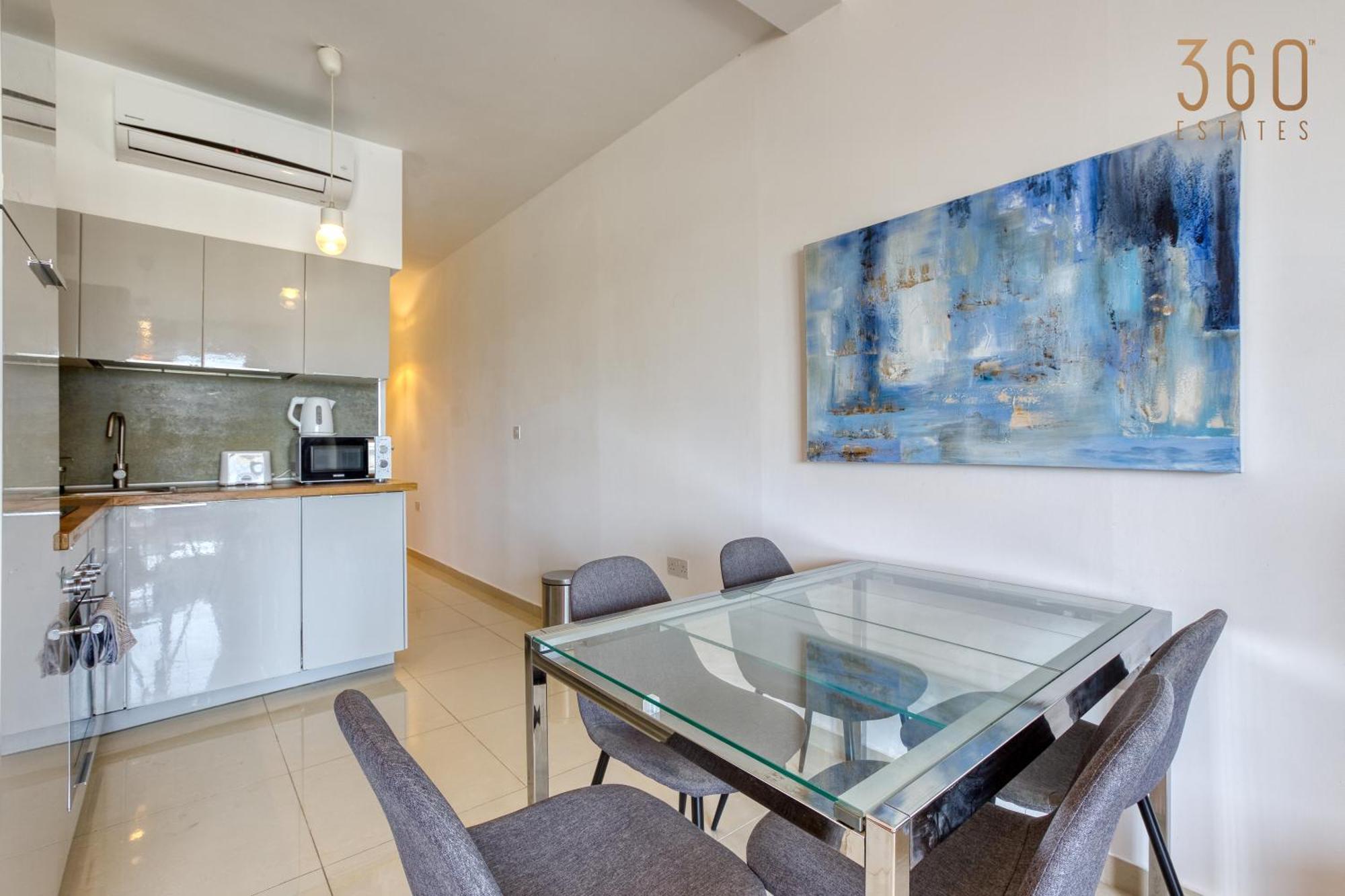 Apartamento A Beautiful 2br Seafront With Private Terrace By 360 Estates