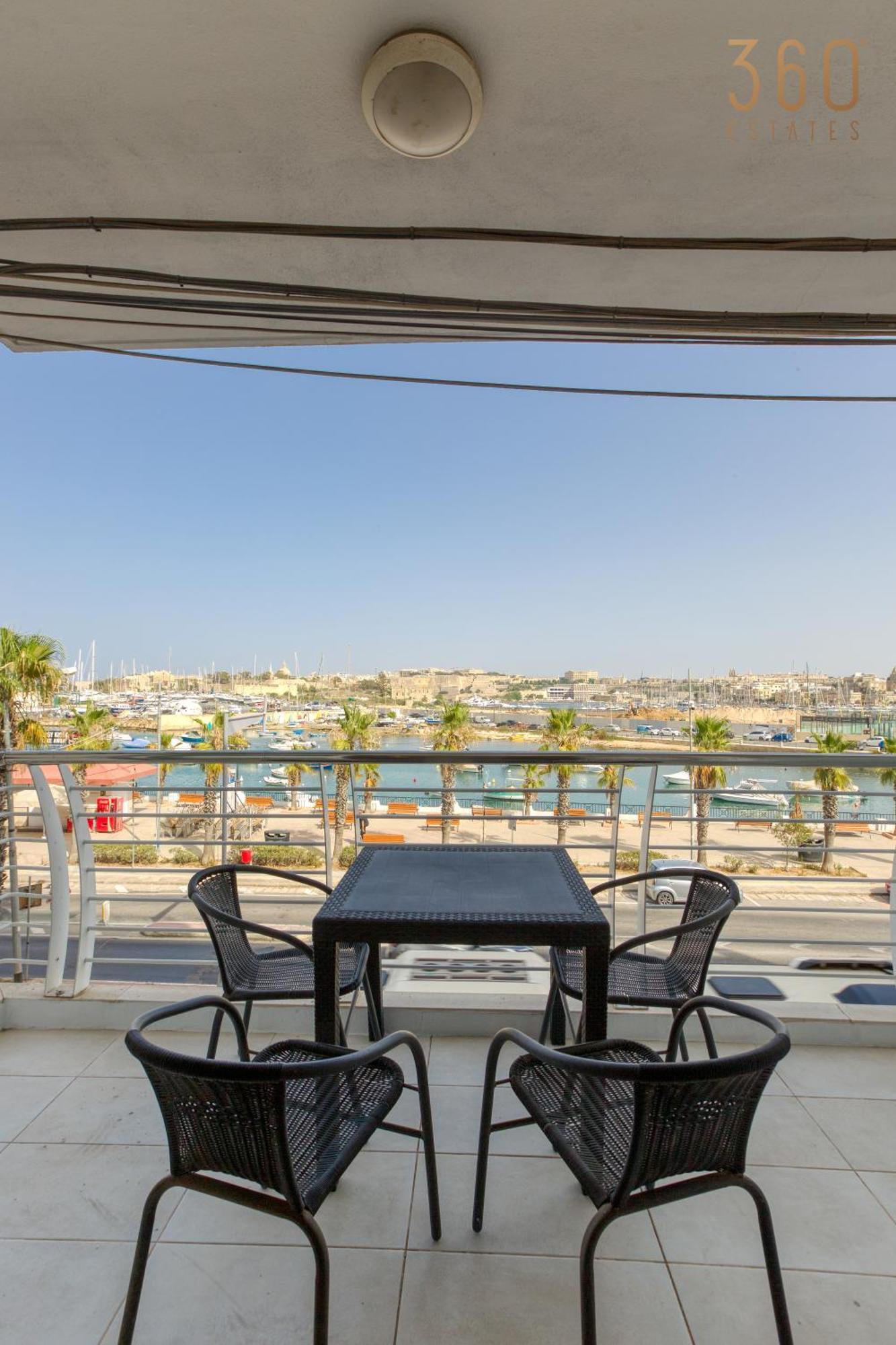 A Beautiful 2br Seafront With Private Terrace By 360 Estates Apartamento Gzira